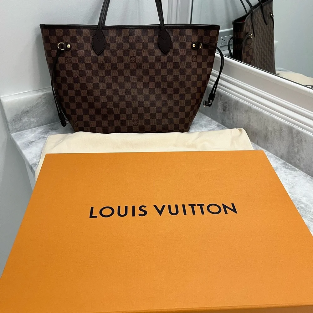Louis Vuitton Damier Ebene Tote - Picture 3 of 6